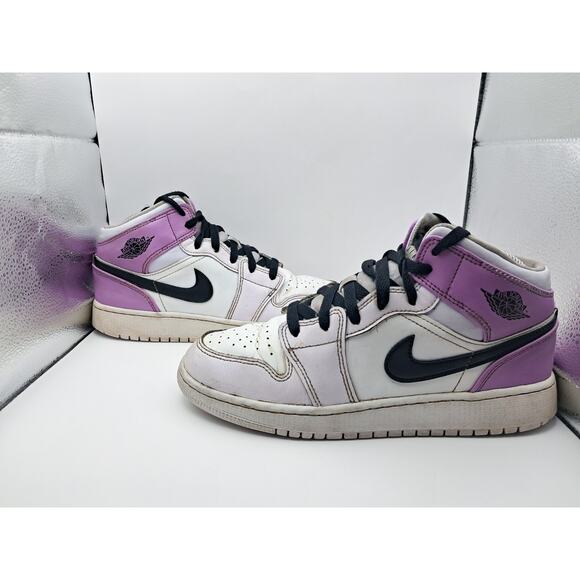 Size 6.5Y | 8W - Jordan 1 Mid Barely Grape (GS) - DQ8423-501 - Picture 1 of 9